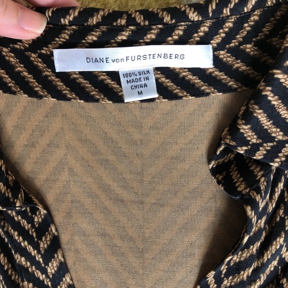 Diane Von Furstenburg Silk Maternity Blouse - Picture 2 of 5